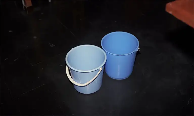 Peter Fraser. “Two Blue Buckets”, 1986.
